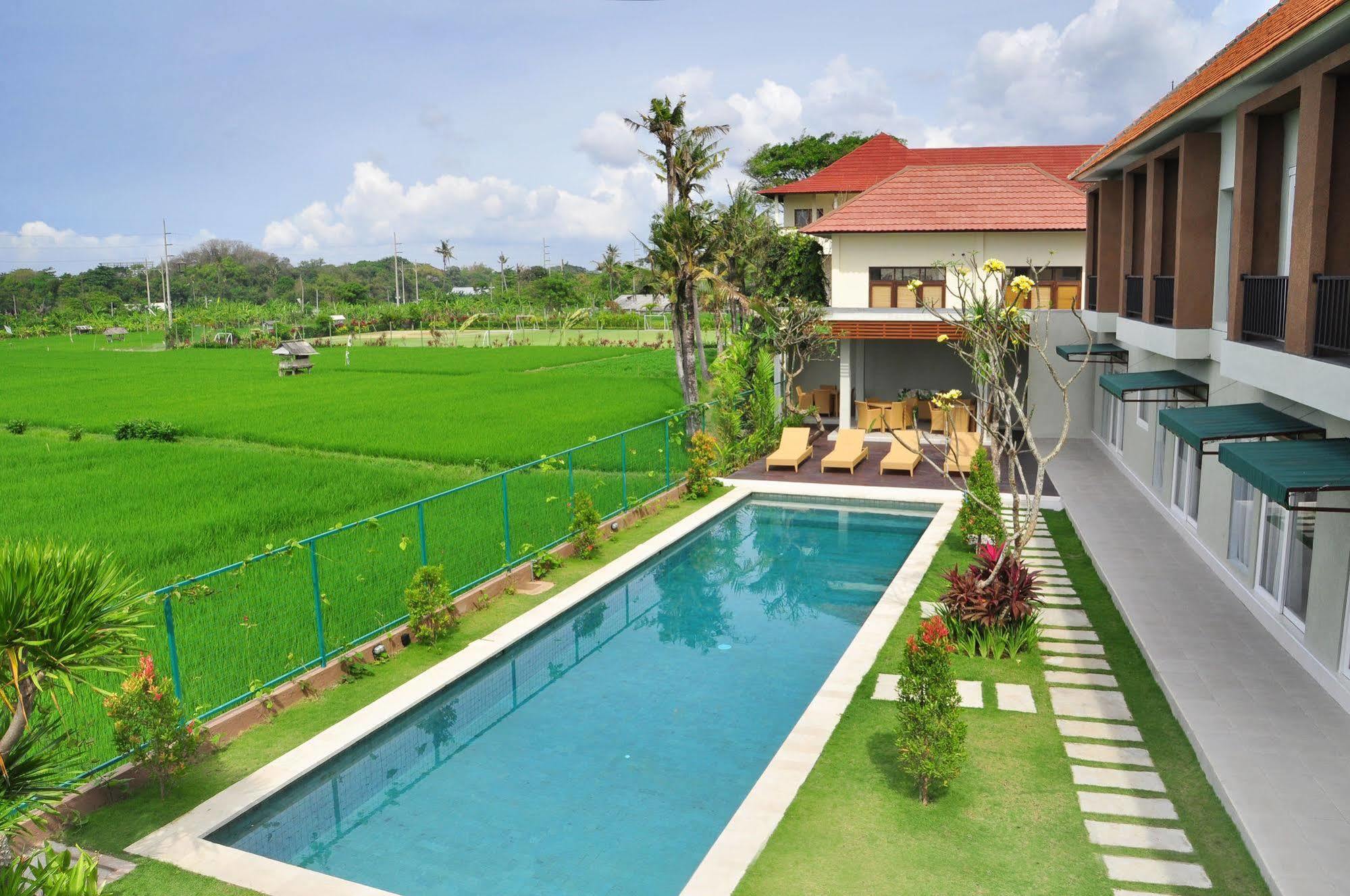 Villa Tangtu Beach Inn Sukawati  Exterior photo